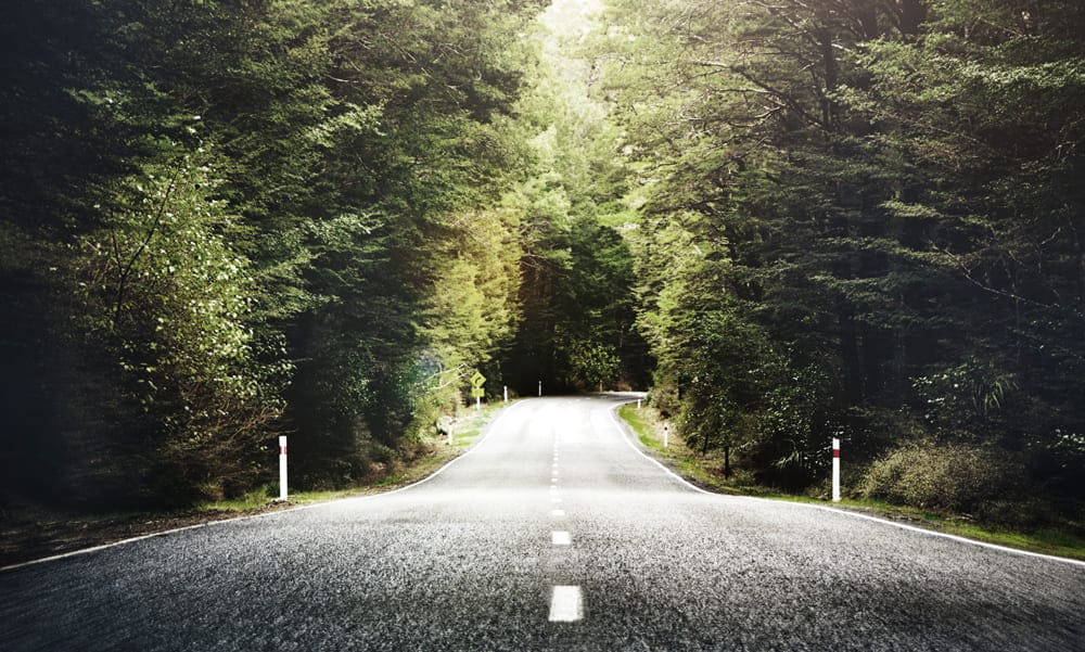 Lee más sobre el artículo El simbolismo de los caminos: Reflexiones terapéuticas con el mazo The Roads
